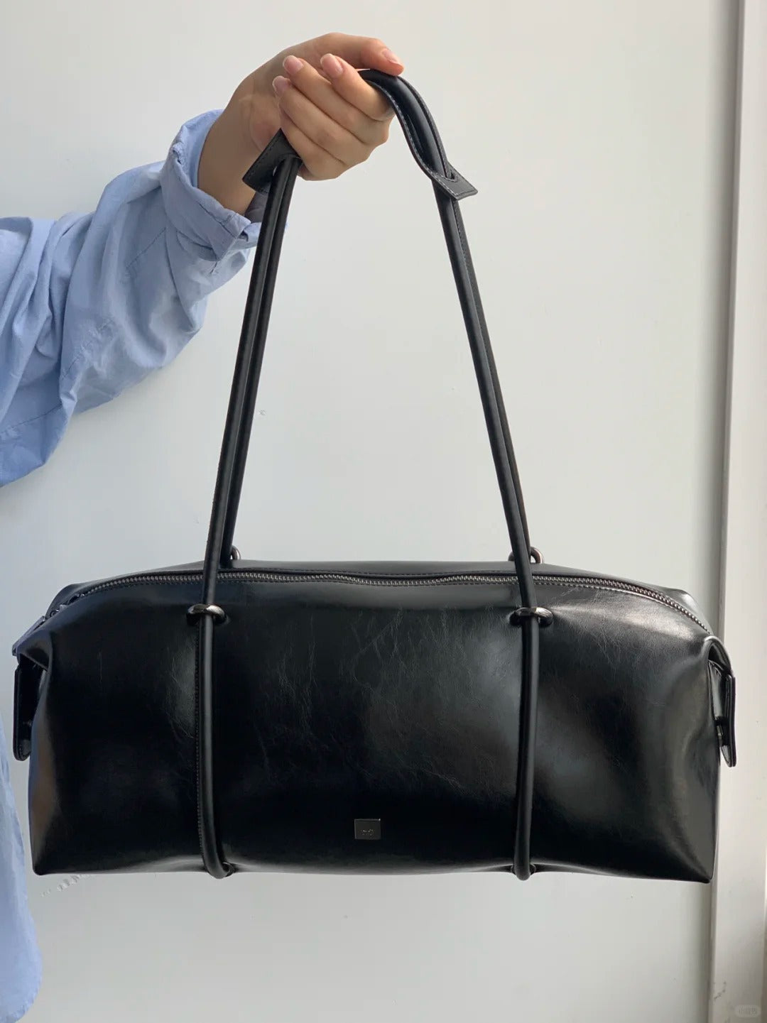 High-end Textured Boston Bag With A Large Capacity